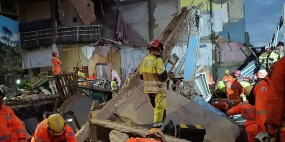 Após 30 horas de trabalho, bombeiros resgatam última vítima de escombros de lar de idosos em MG
